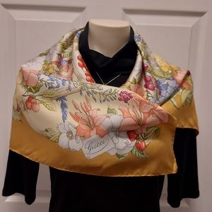 Vintage Gucci Gold Trim Flower and Fruit Silk Scarf 😍